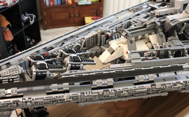 Illustration for article titled Custom LEGO Star Destroyer Is So Huge It Has A Three-Level Interior
